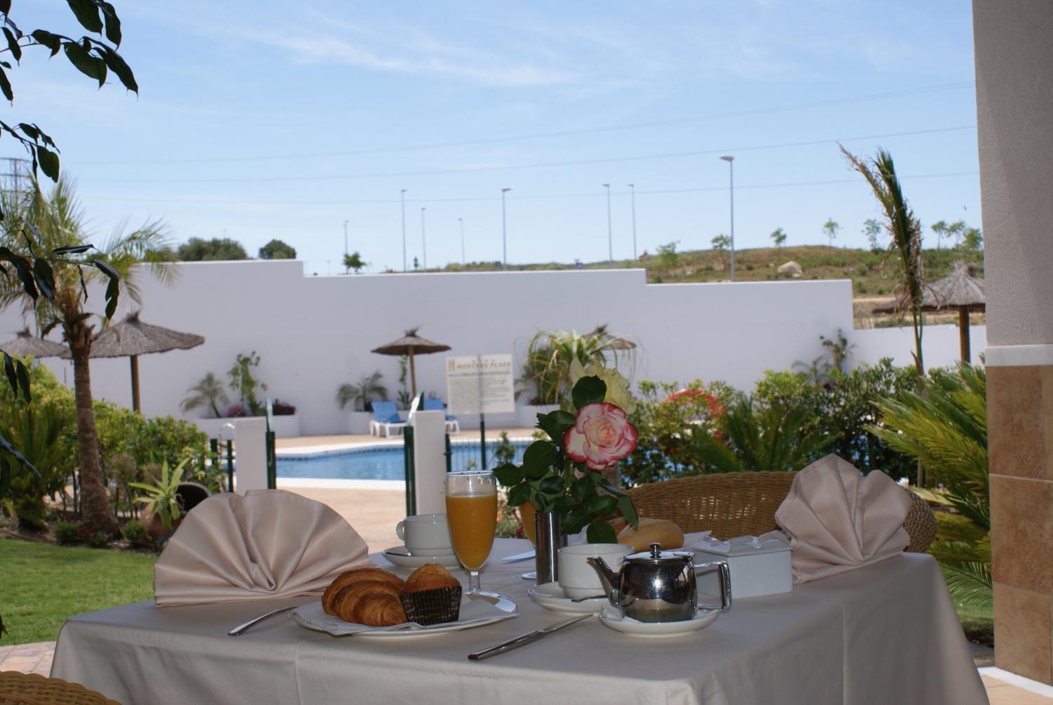 Hotel Montera Plaza Los Barrios Restoran fotoğraf